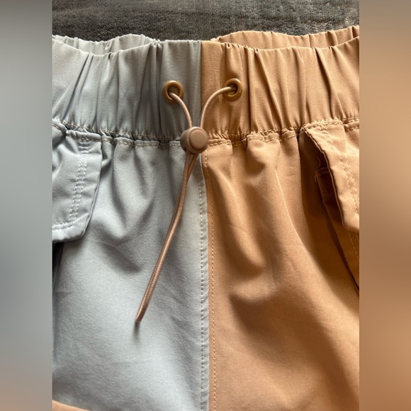 Womens Fabletics Size Xs Two Toned Athletic Shorts - Picture 2 of 5